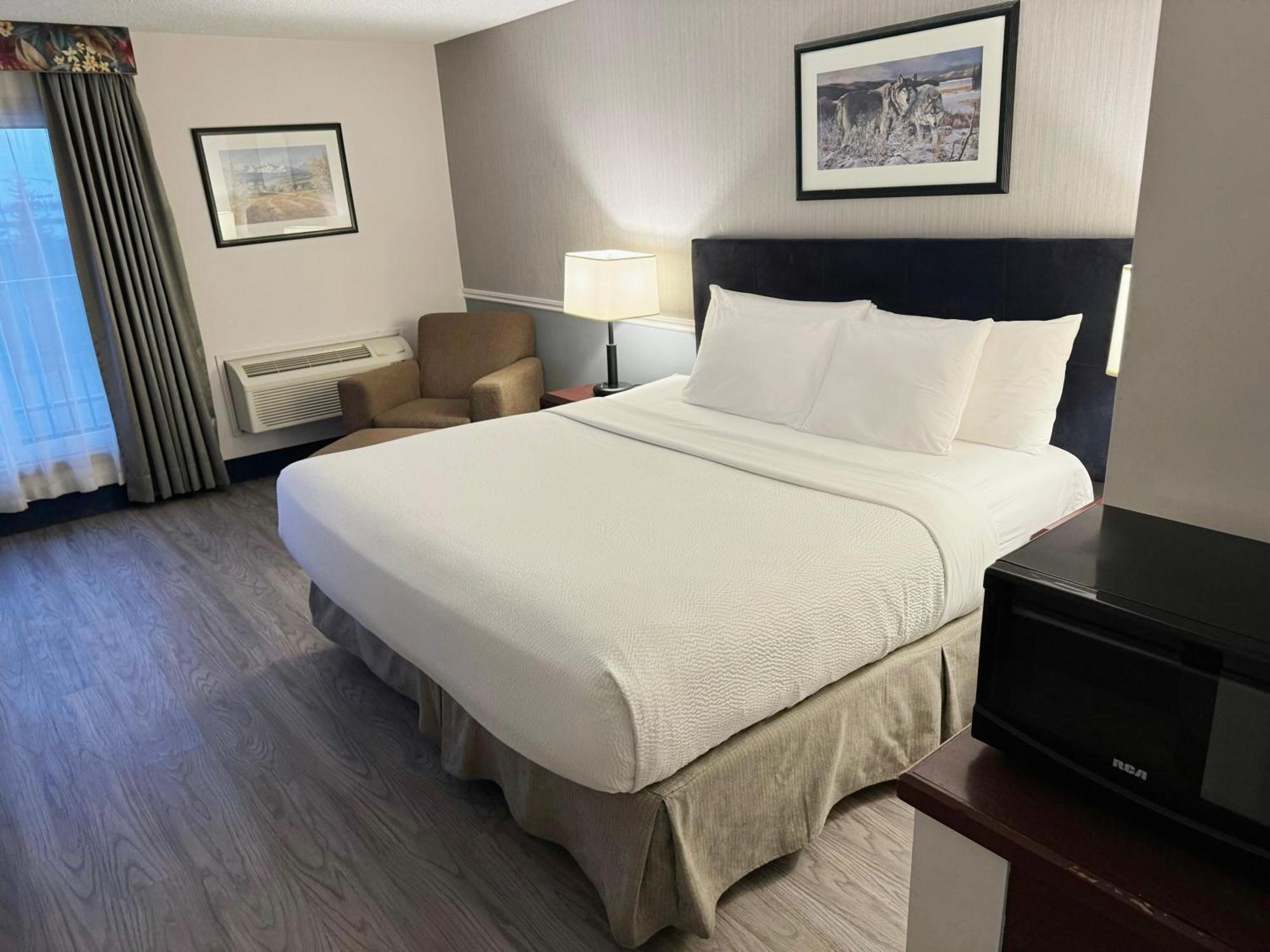 Hotel Divya Sutra Plaza And Conference Centre Calgary Airport Exterior foto