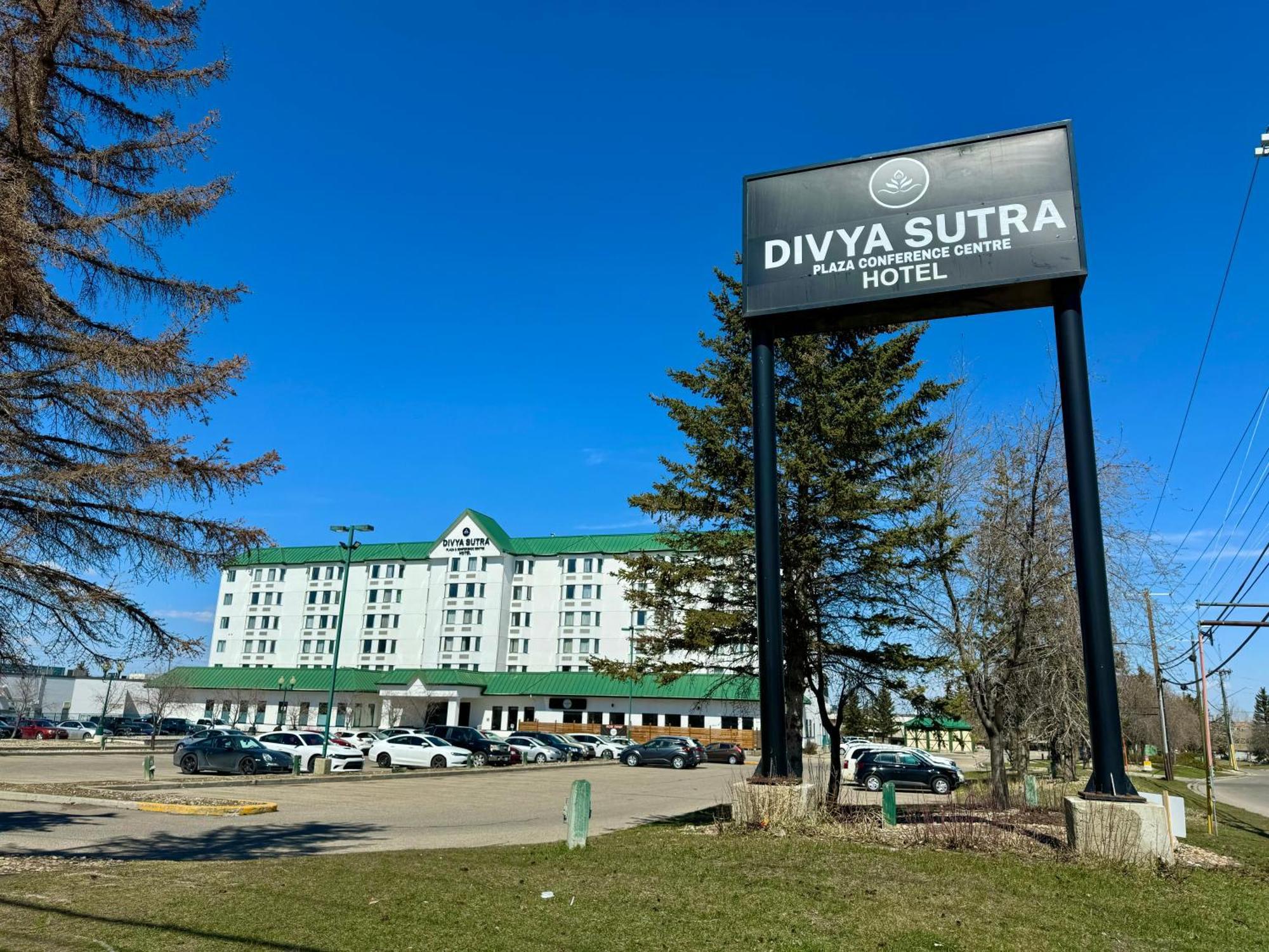 Hotel Divya Sutra Plaza And Conference Centre Calgary Airport Exterior foto
