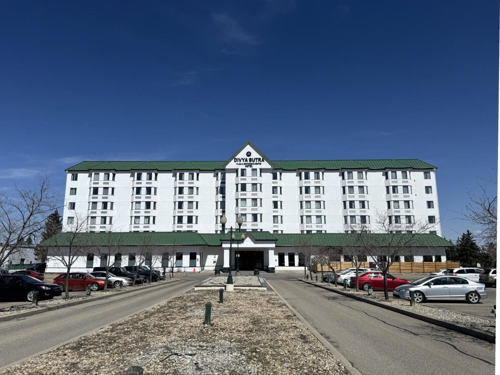 Hotel Divya Sutra Plaza And Conference Centre Calgary Airport Exterior foto